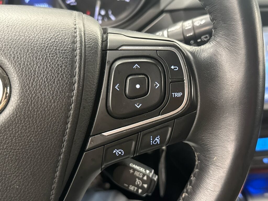 Toyota Avensis 2015 Harmaa