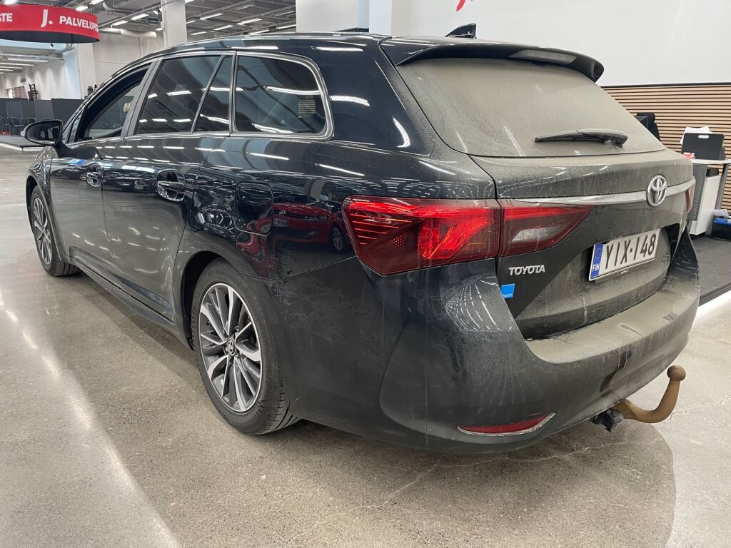 Toyota Avensis 2015 Harmaa