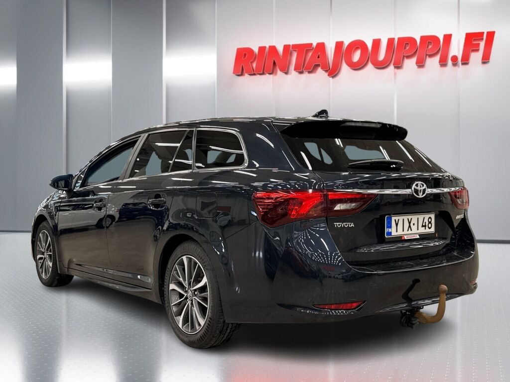 Toyota Avensis 2015 Harmaa