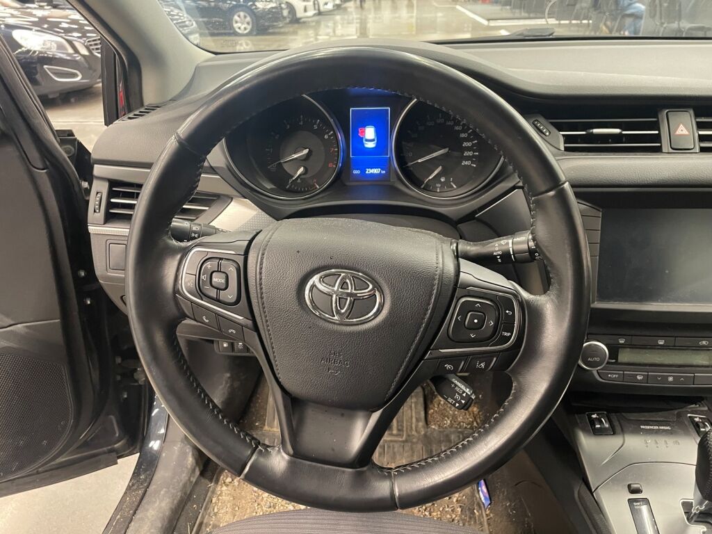 Toyota Avensis 2015 Harmaa