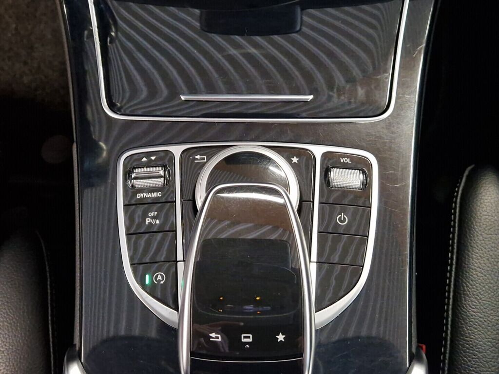 Mercedes-Benz C 2016 Musta