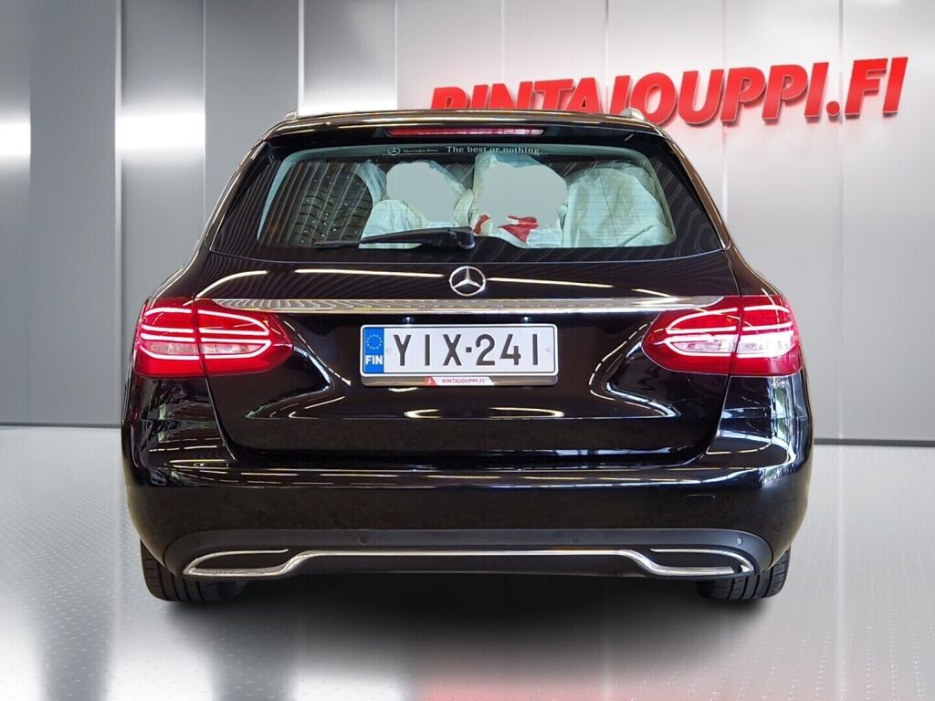 Mercedes-Benz C 2016 Musta