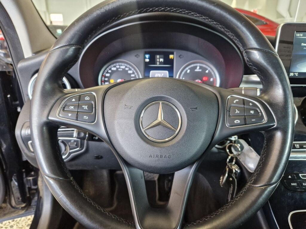 Mercedes-Benz C 2016 Musta