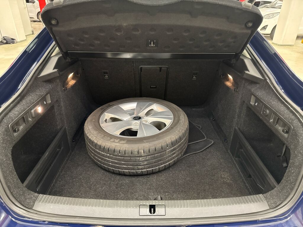 Skoda Superb 2016 Sininen