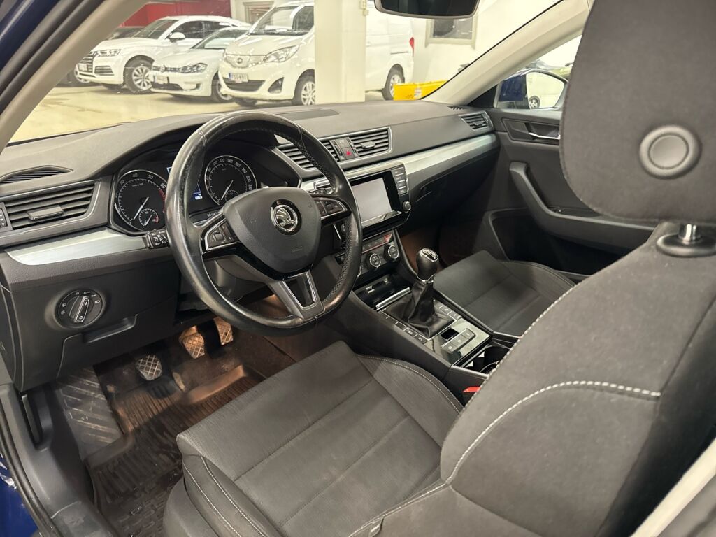 Skoda Superb 2016 Sininen