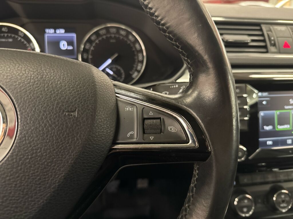 Skoda Superb 2016 Sininen