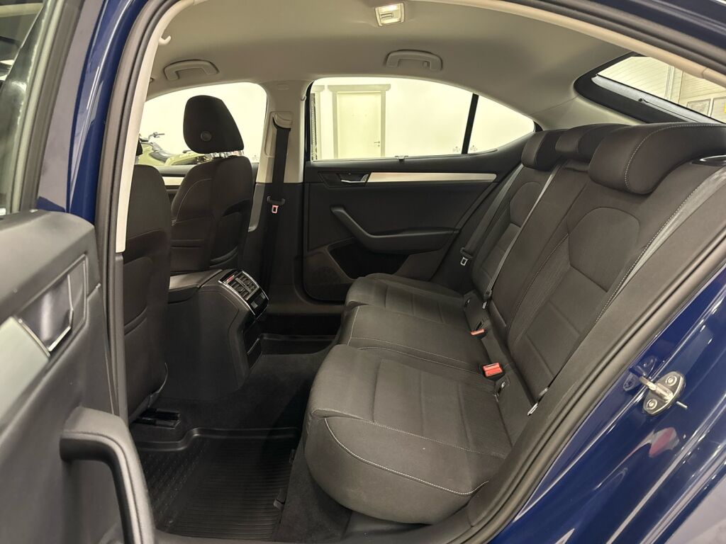 Skoda Superb 2016 Sininen