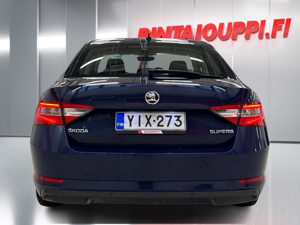 Skoda Superb 2016 Sininen