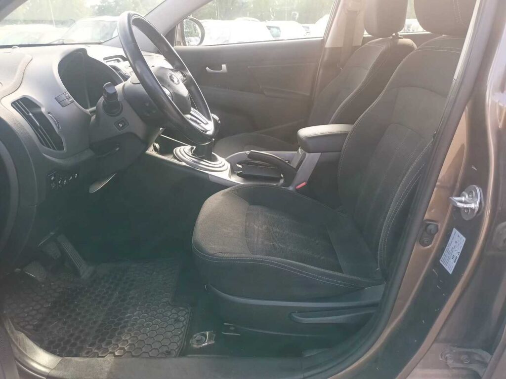 Kia Sportage 2015 Ruskea (beige)