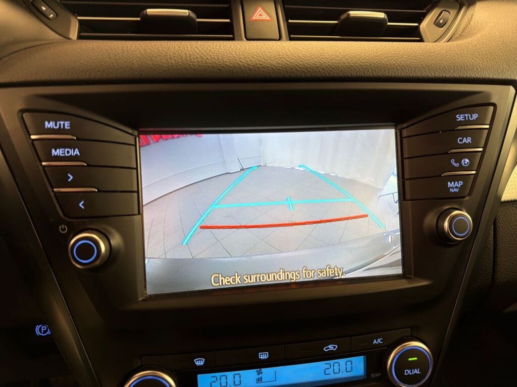 Toyota Avensis 2016 Harmaa