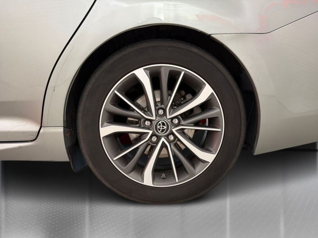 Toyota Avensis 2016 Harmaa