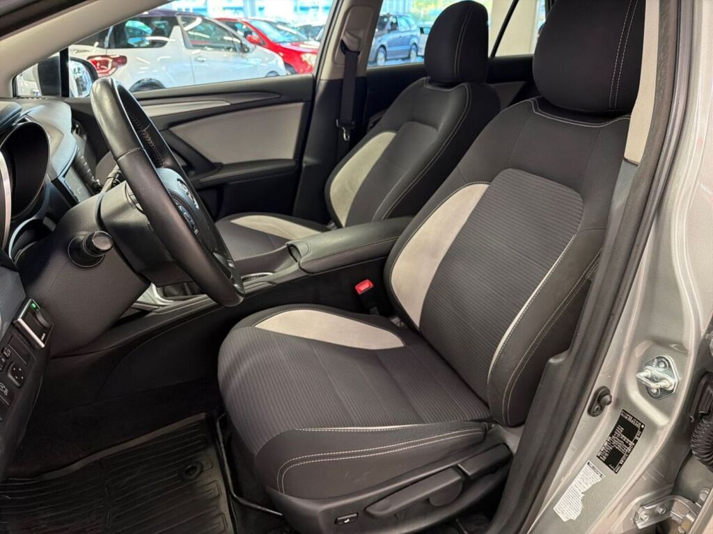 Toyota Avensis 2016 Harmaa