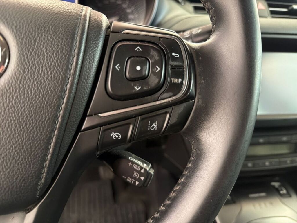 Toyota Avensis 2016 Harmaa