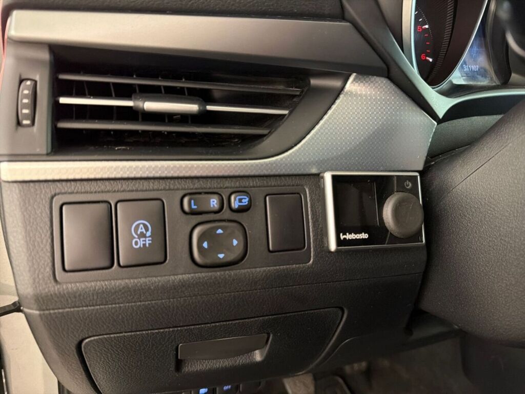 Toyota Avensis 2016 Harmaa