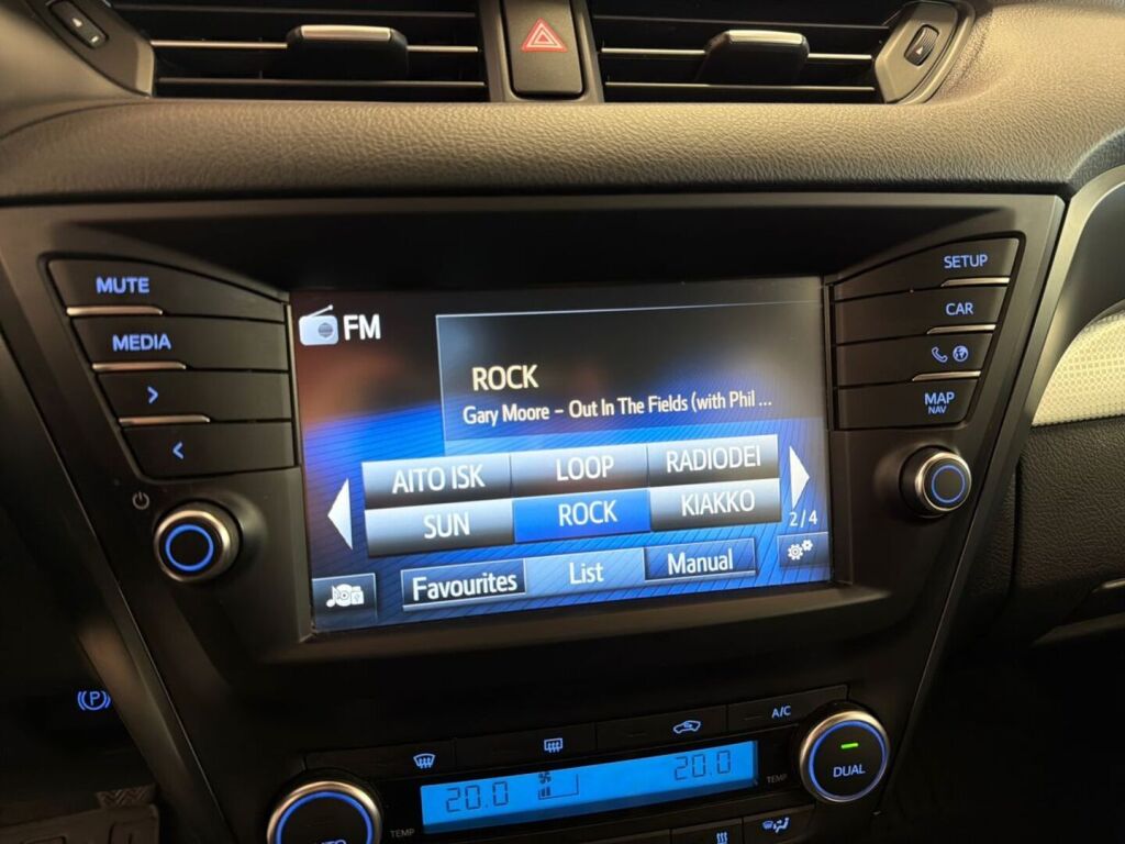 Toyota Avensis 2016 Harmaa