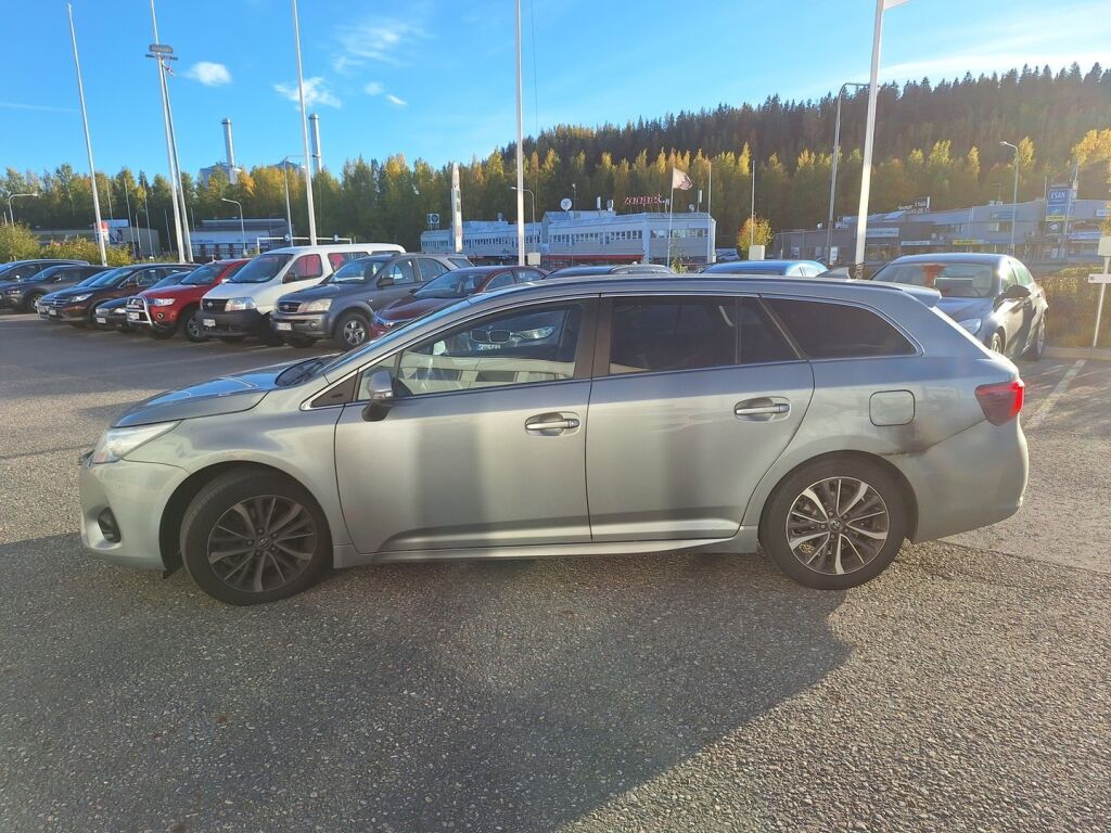 Toyota Avensis 2016 Harmaa