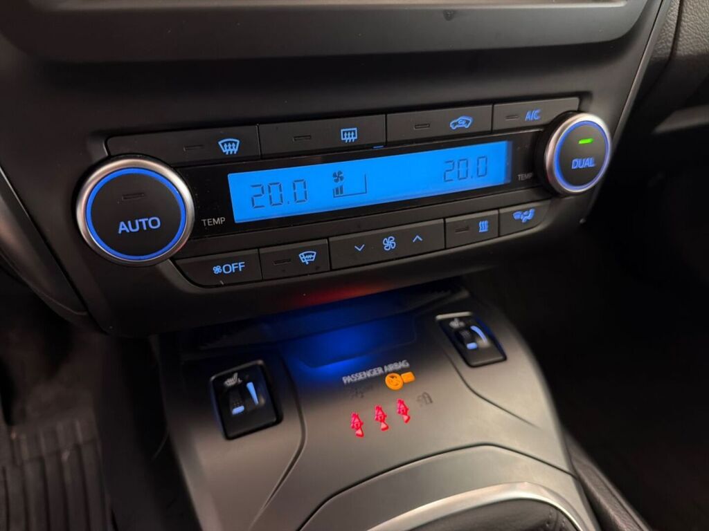 Toyota Avensis 2016 Harmaa