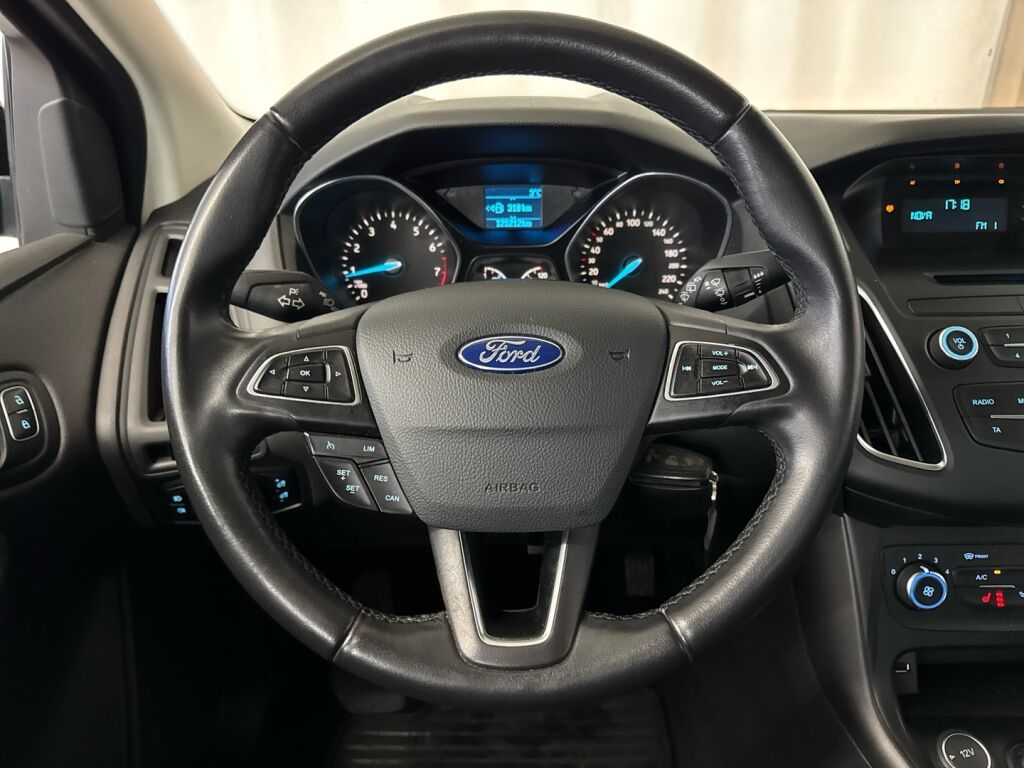 Ford Focus 2016 Musta