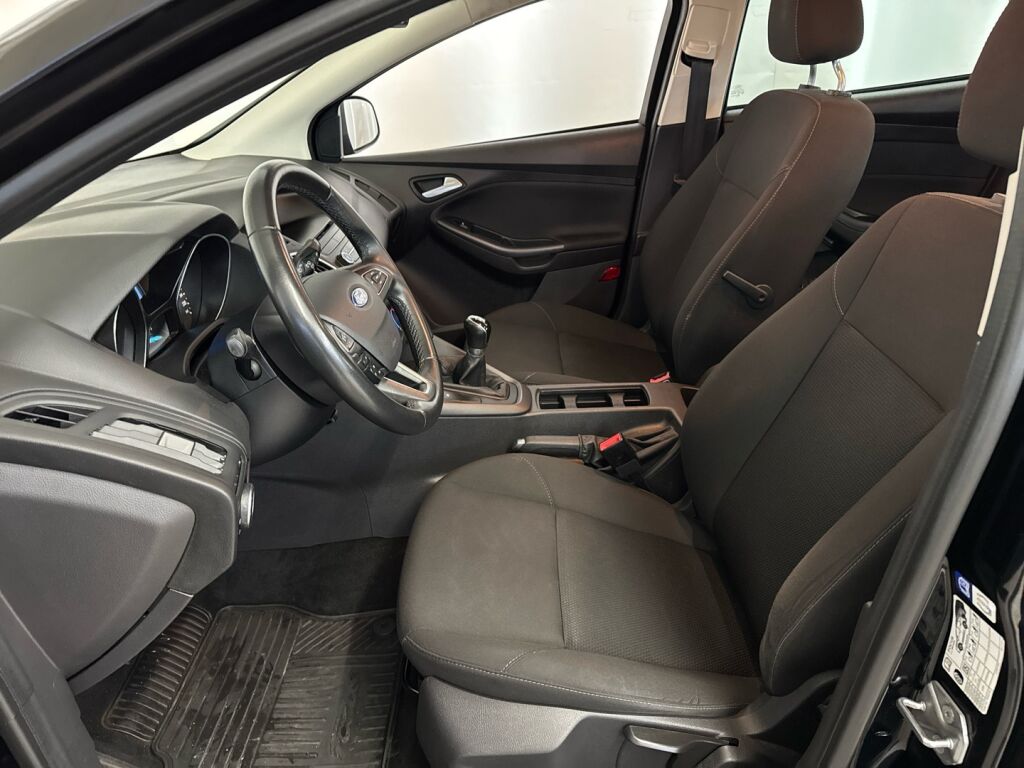 Ford Focus 2016 Musta