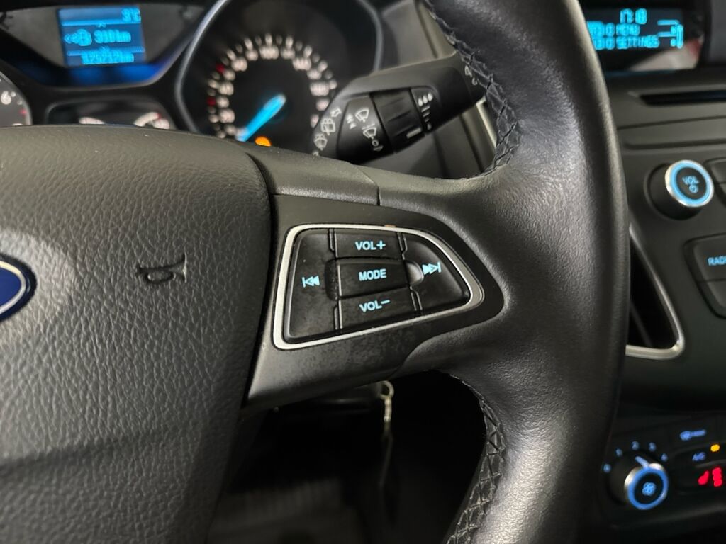 Ford Focus 2016 Musta