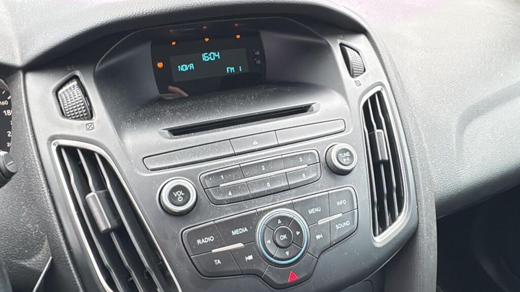 Ford Focus 2016 Musta