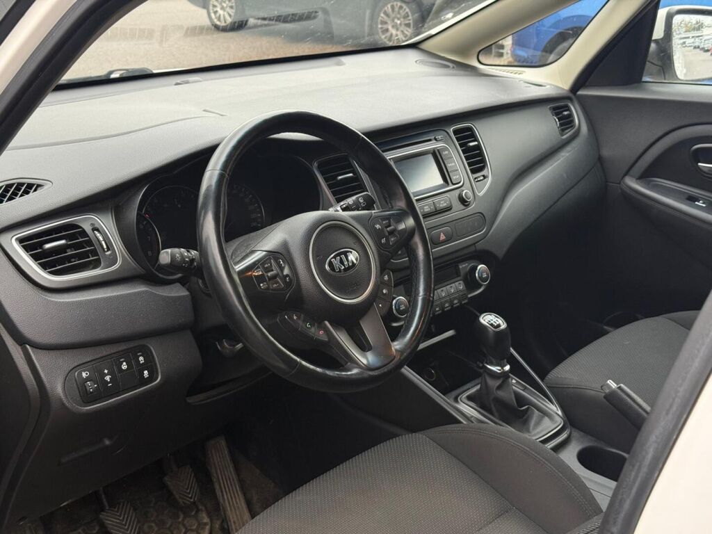 Kia Carens 2015 Valkoinen