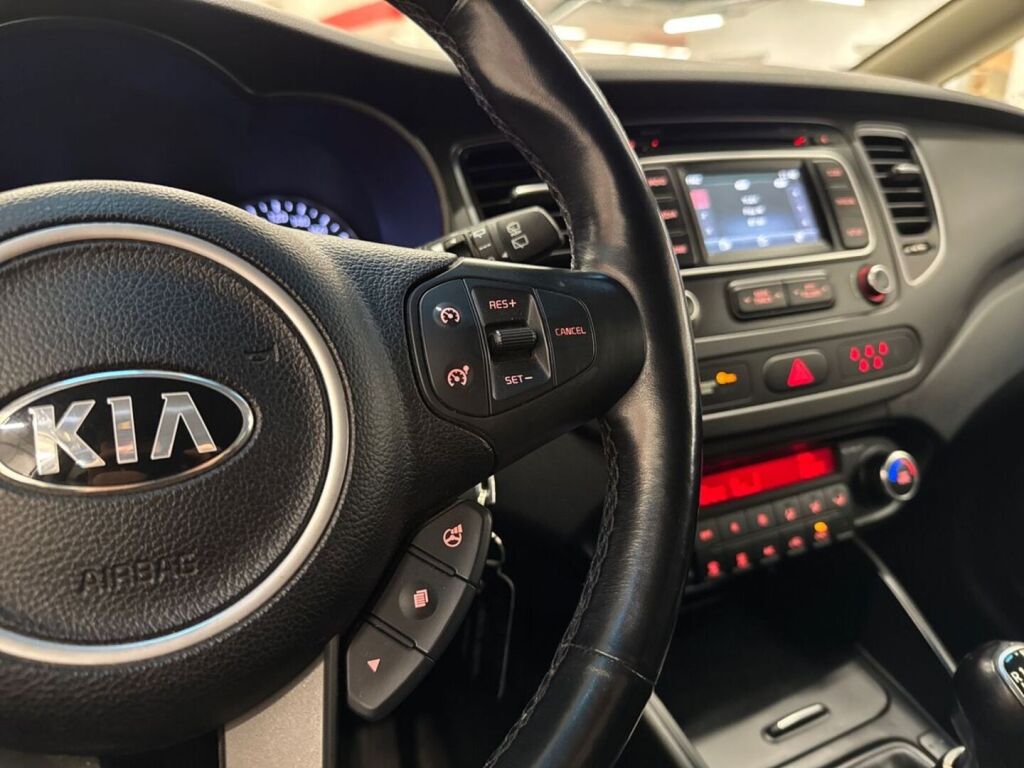 Kia Carens 2015 Valkoinen