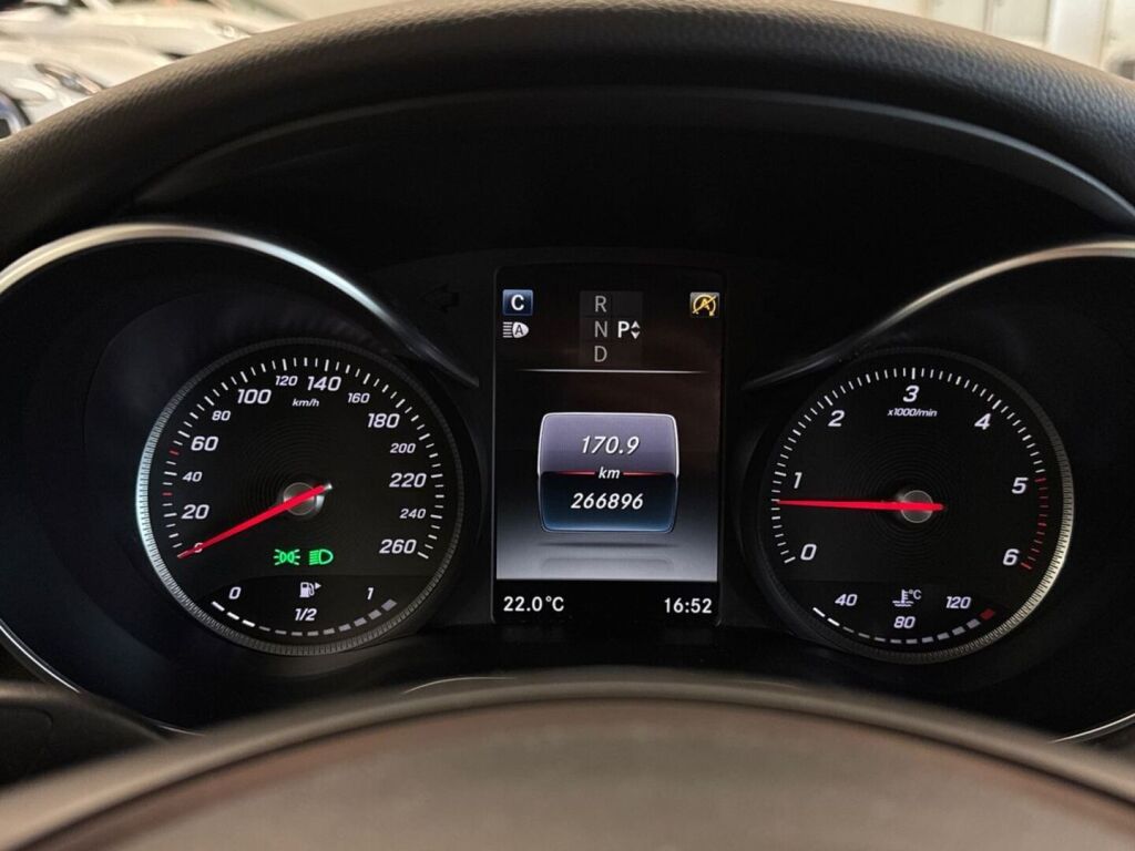 Mercedes-Benz C 2016 Valkoinen
