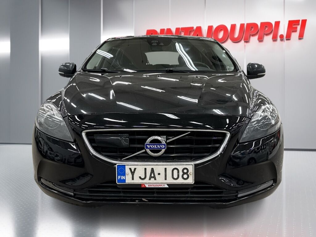 Volvo V40 2015 Musta