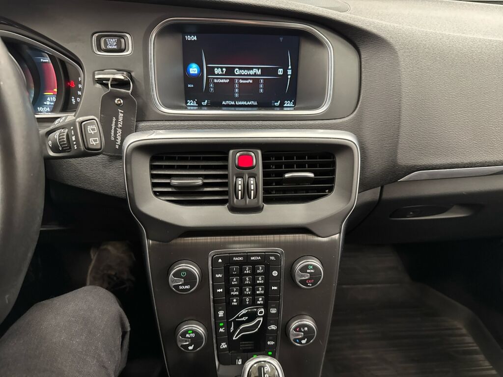 Volvo V40 2015 Musta