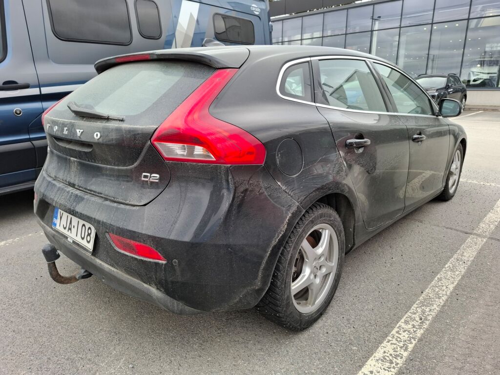 Volvo V40 2015 Musta