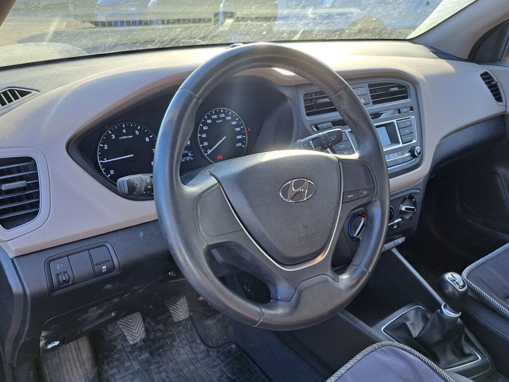 Hyundai i20 5d 2015 Oranssi