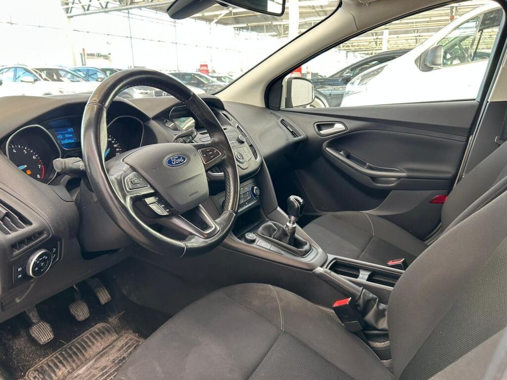 Ford Focus 2016 Harmaa