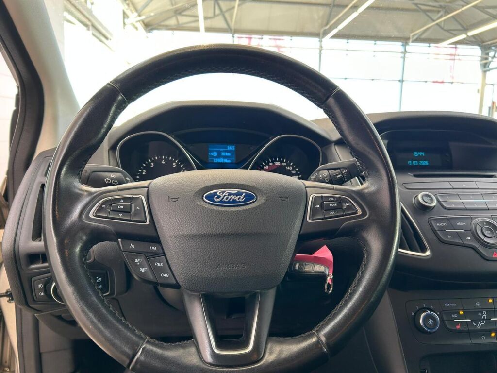 Ford Focus 2016 Harmaa