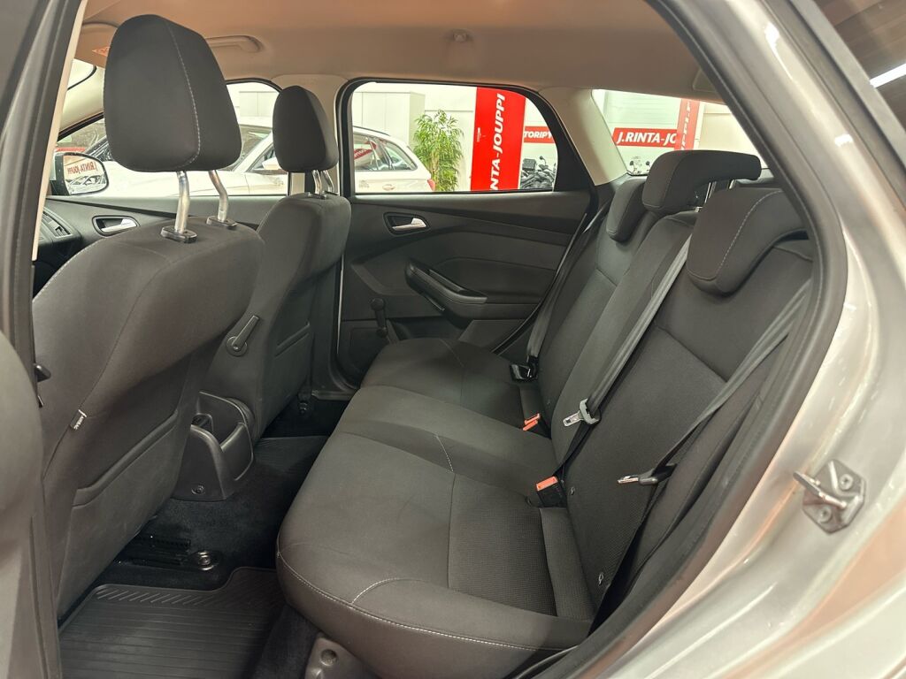 Ford Focus 2015 Harmaa