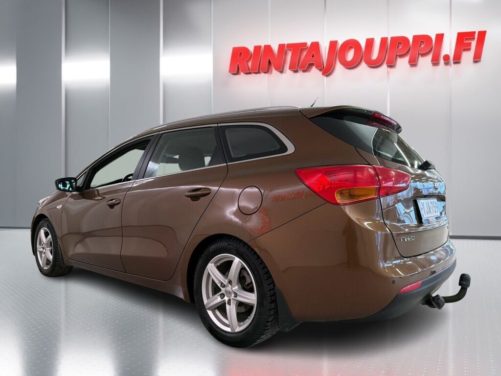 Kia Ceed 2016 Ruskea (beige)