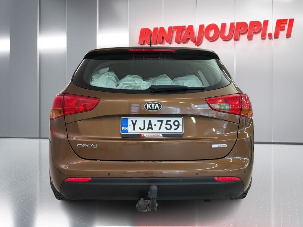 Kia Ceed 2016 Ruskea (beige)