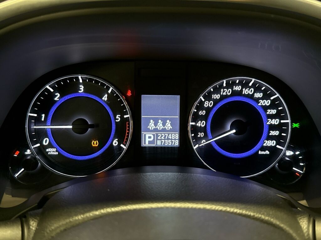 Infiniti FX30D 2012 Valkoinen