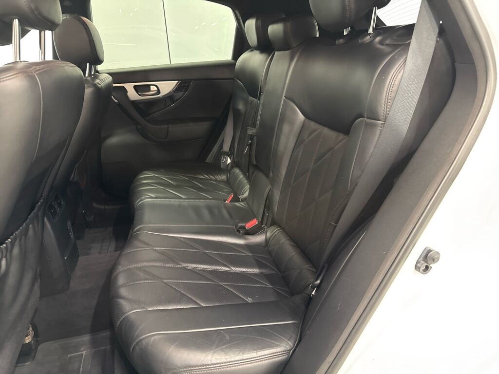 Infiniti FX30D 2012 Valkoinen