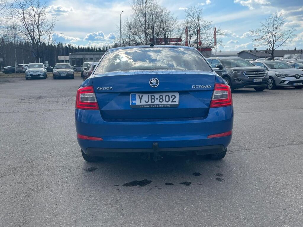 Skoda Octavia 2015 Sininen