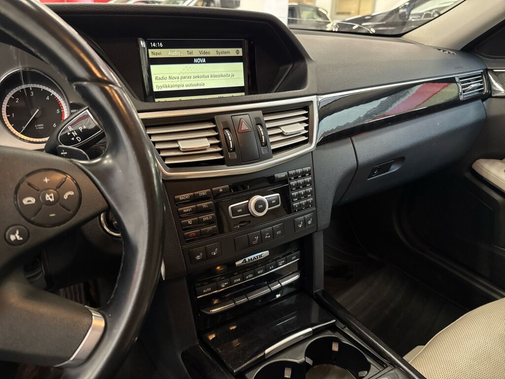 Mercedes-Benz E 2012 