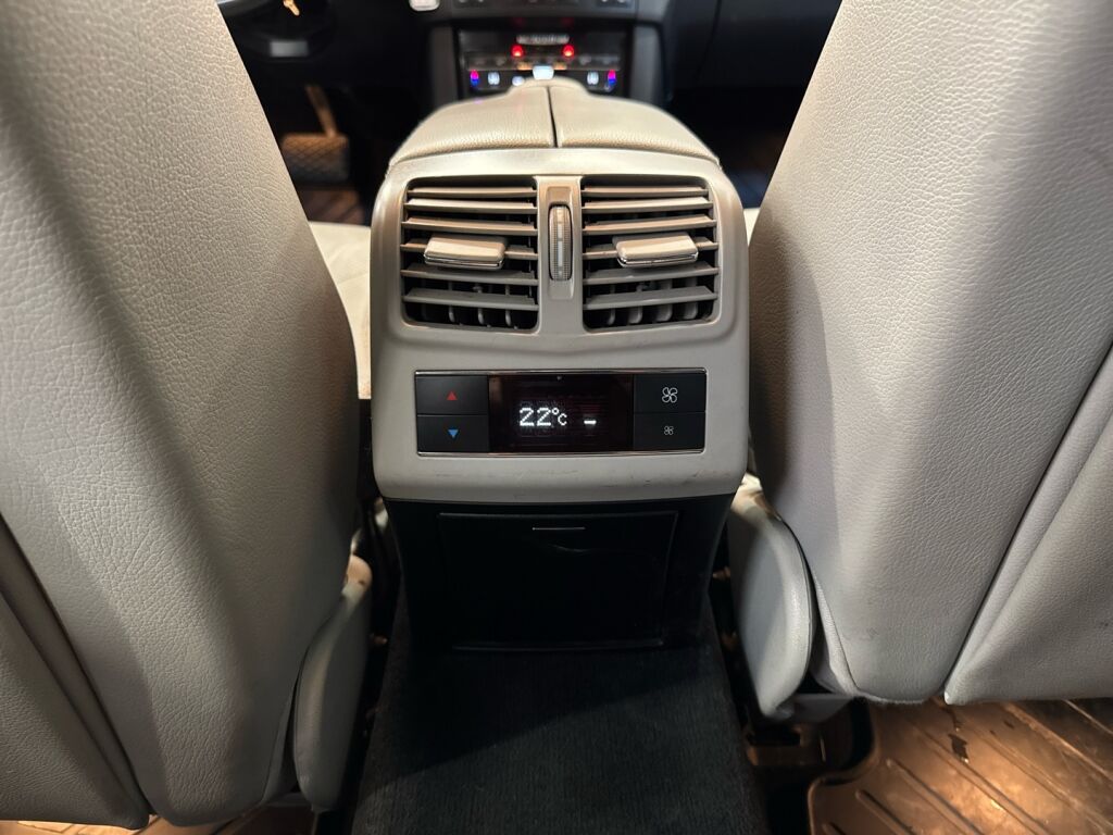 Mercedes-Benz E 2012 