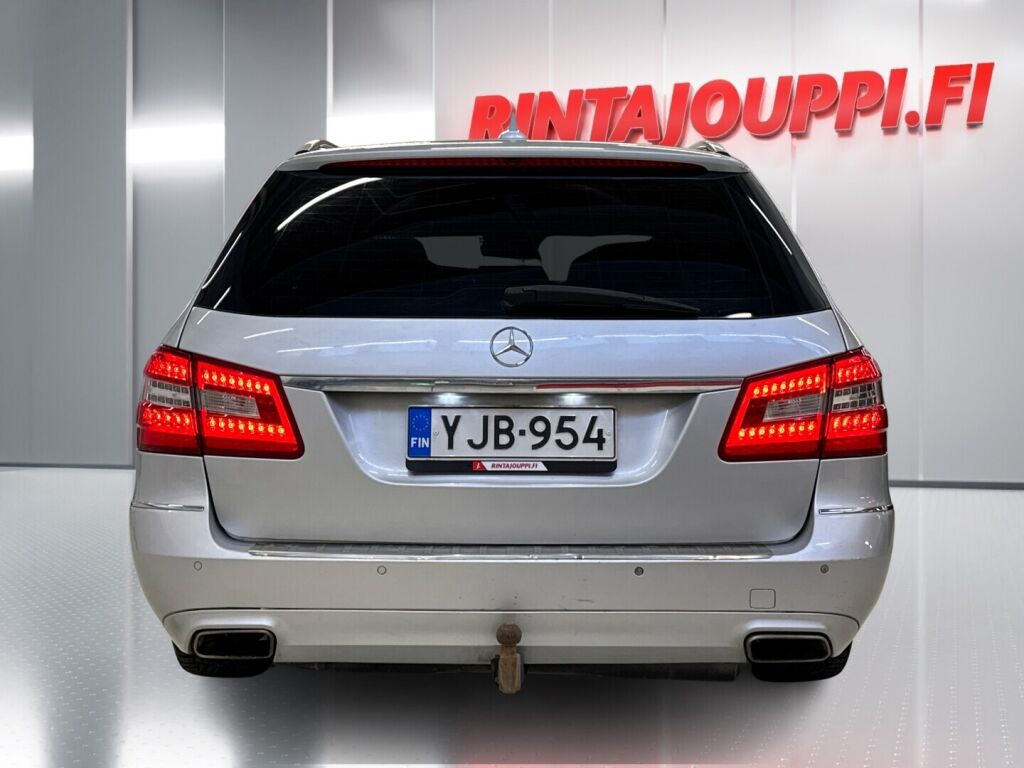 Mercedes-Benz E 2012 