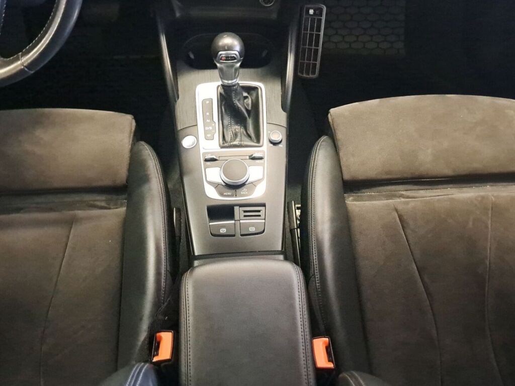 Audi A3 2017 Punainen