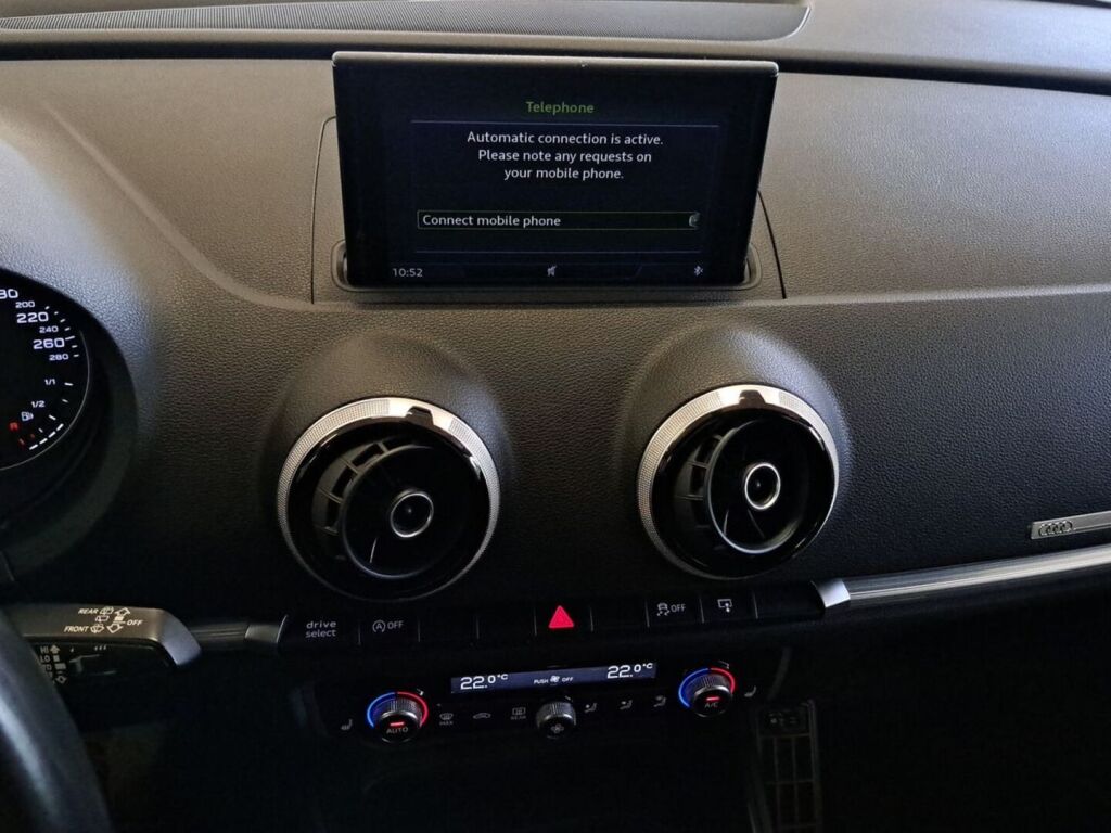 Audi A3 2017 Punainen
