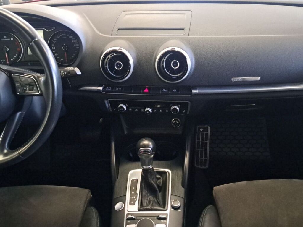 Audi A3 2017 Punainen