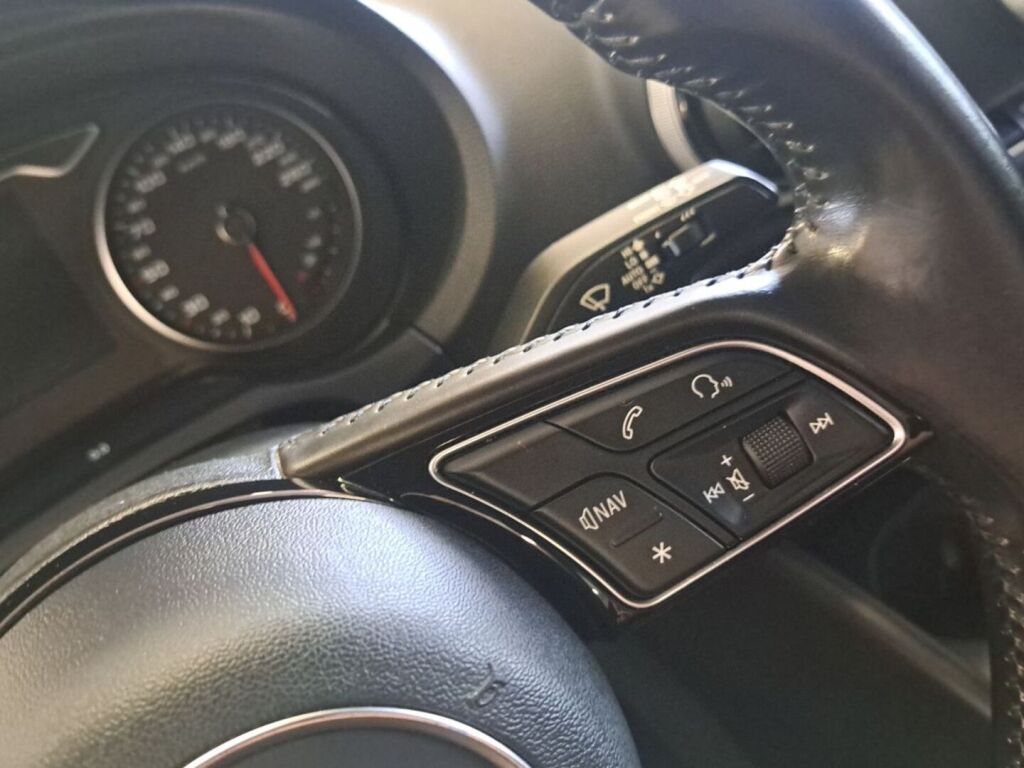 Audi A3 2017 Punainen