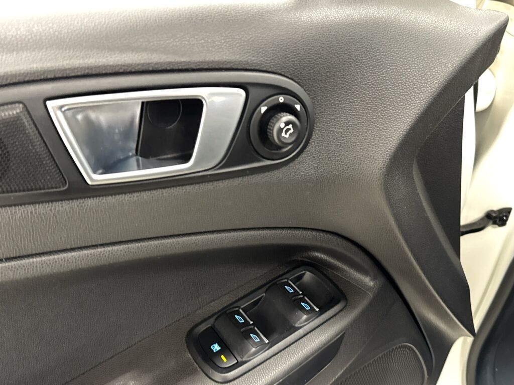 Ford Ecosport 2016 Valkoinen