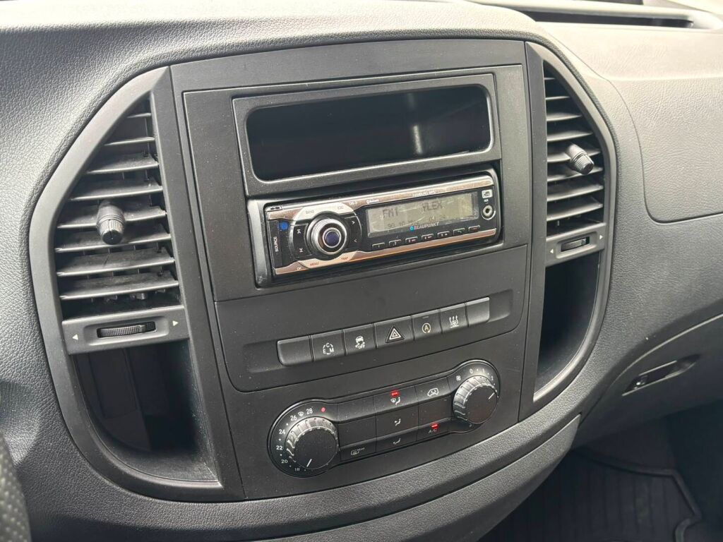 Mercedes-Benz Vito 2016 Punainen