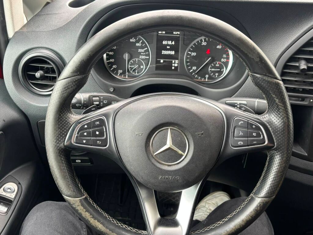 Mercedes-Benz Vito 2016 Punainen
